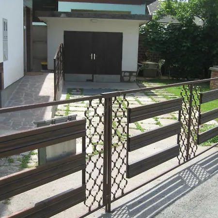 R&g Apartment *